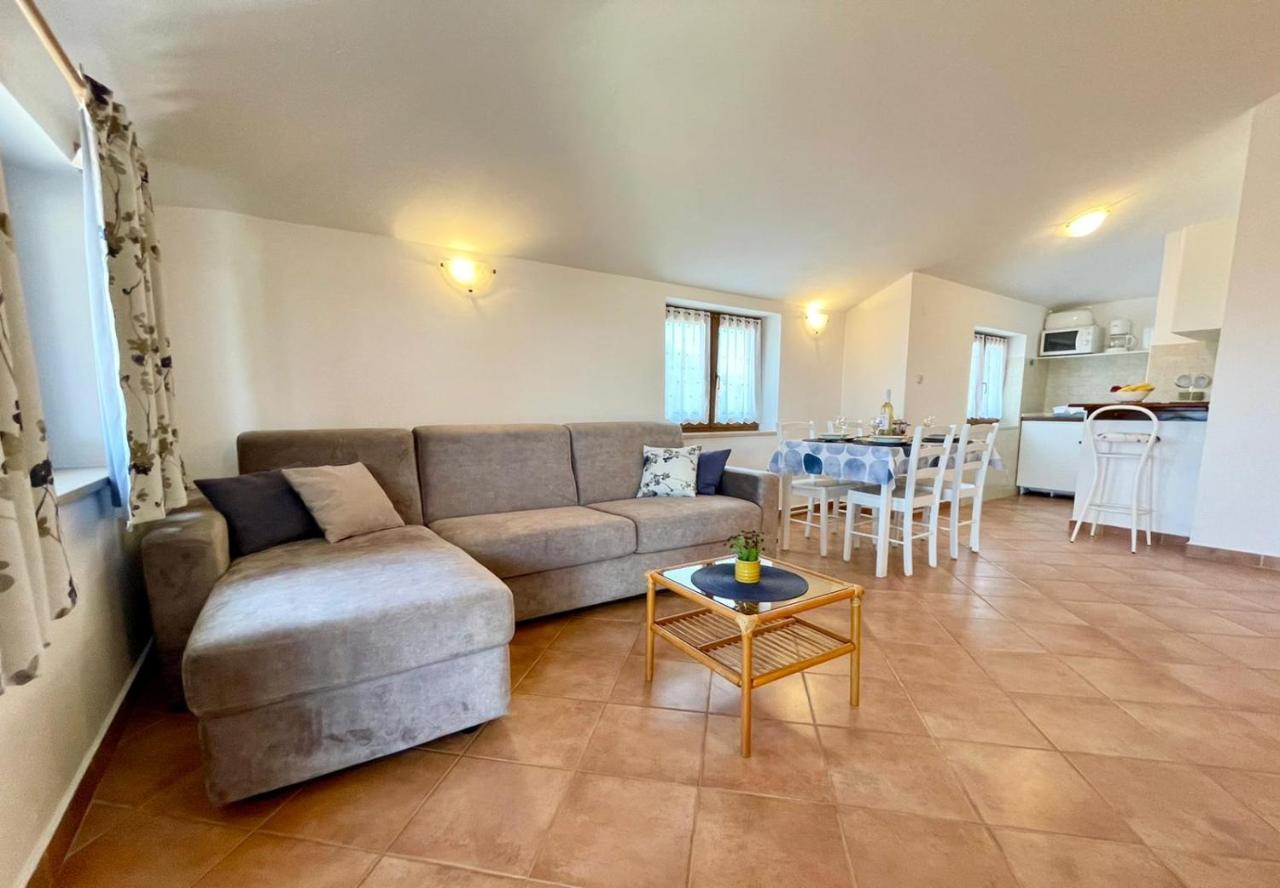Apartments Ladonja Medulin Kültér fotó